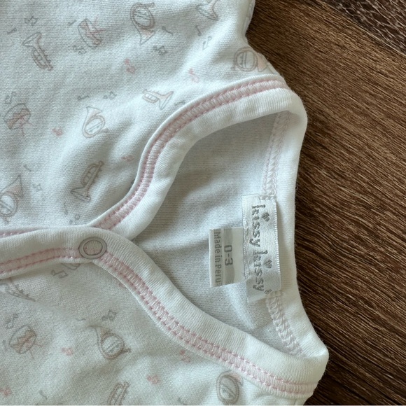 Kissy kissy baby girl bundle (5footies) - Picture 4 of 7